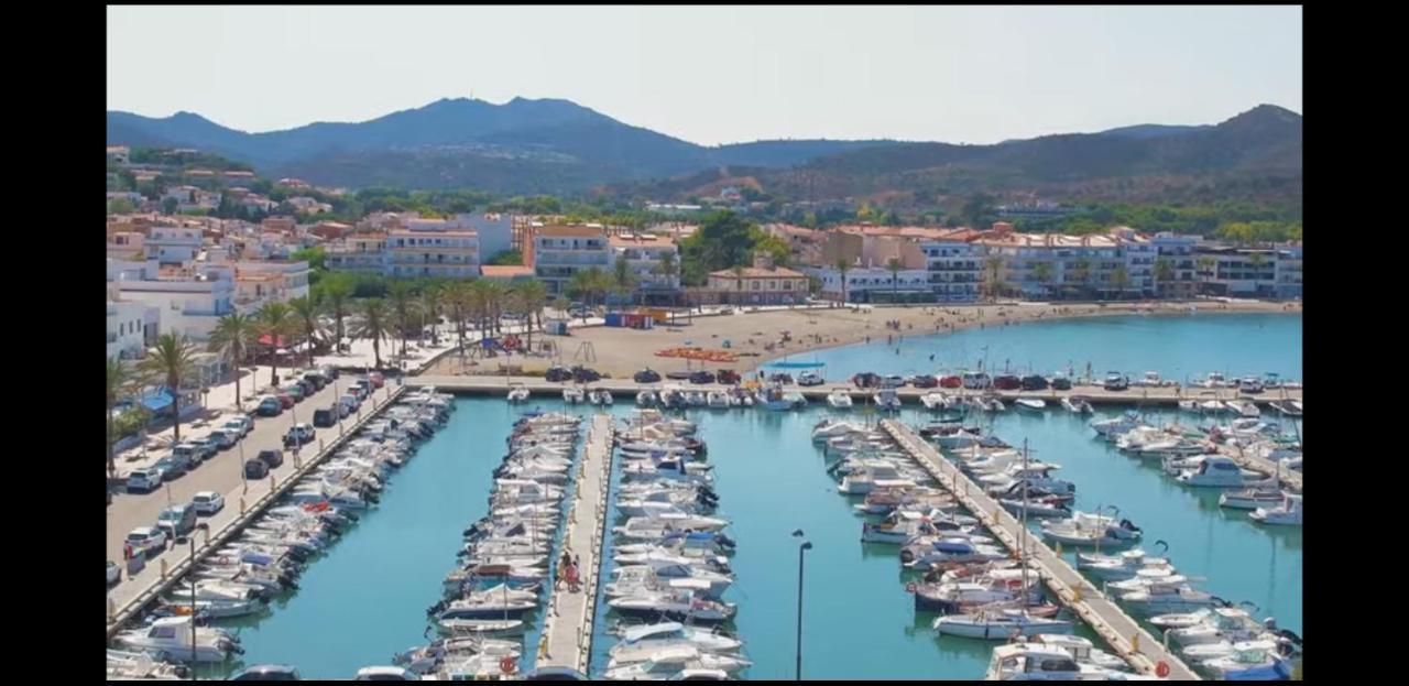 apartamento deluxe cau del llop Llança Esterno foto